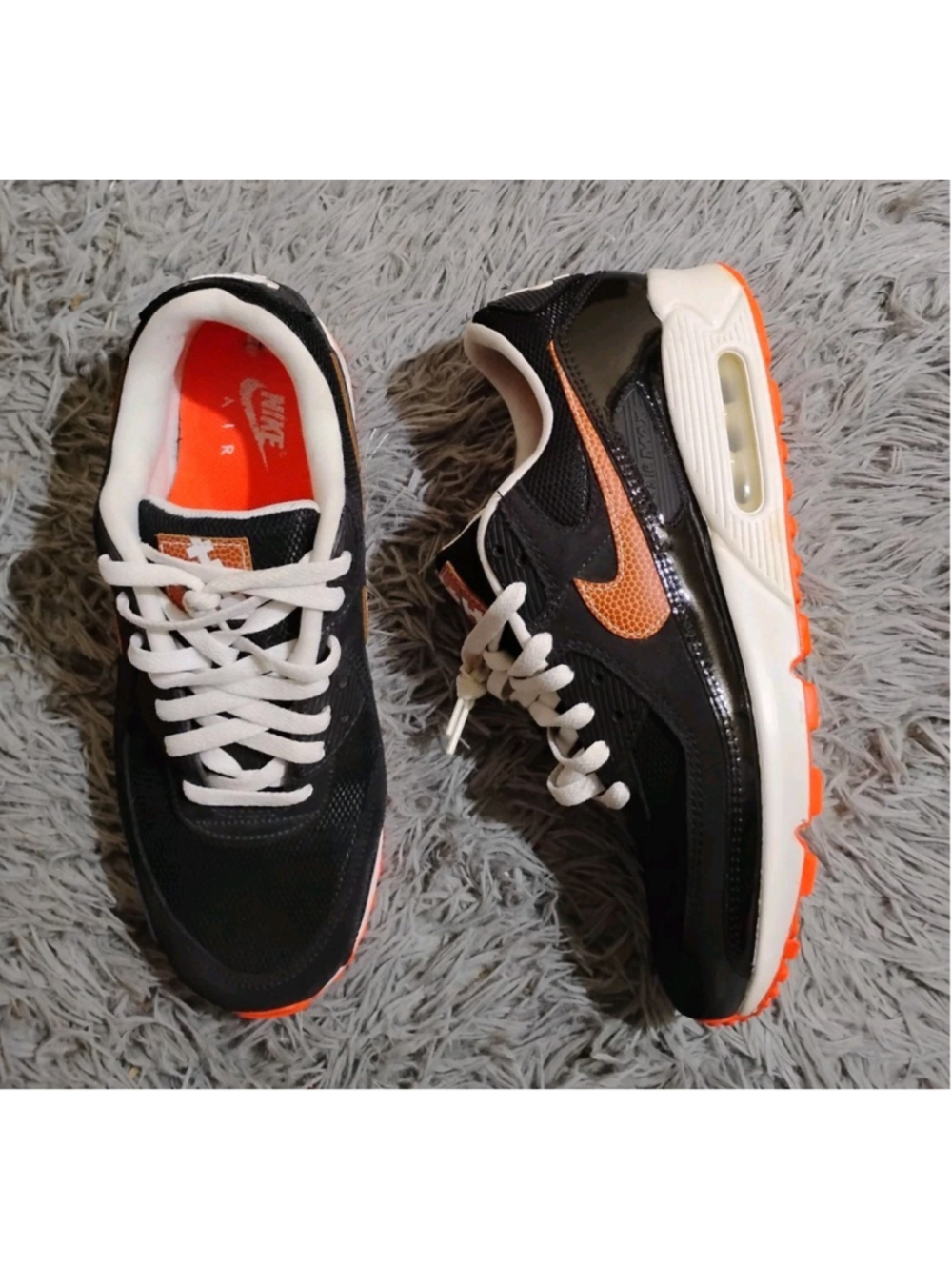 Nike Air Max 90 Football Swoosh Men Size 10.5 Black Orange Sneakers DJ5981-001